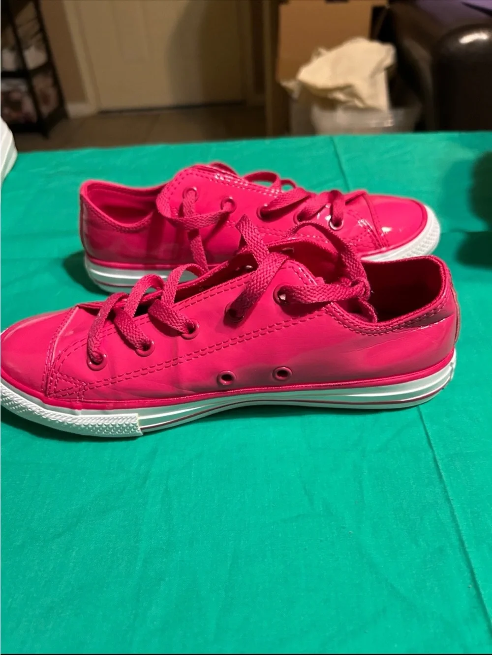 Converse vibrant pink